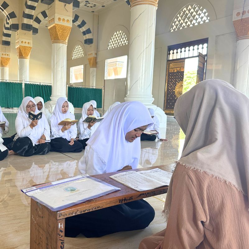 Galeri Atas Tengah